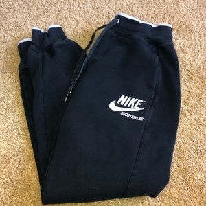 black nike joggers